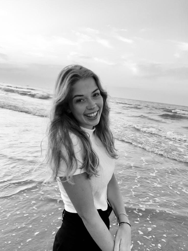 Noa Rispens - eigenaresse van Nails By Noa